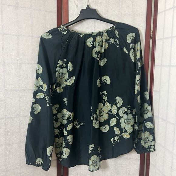 SUNDANCE 100% SILK FLORAL BLOUSE‎ SIZE M - Picture 3 of 9